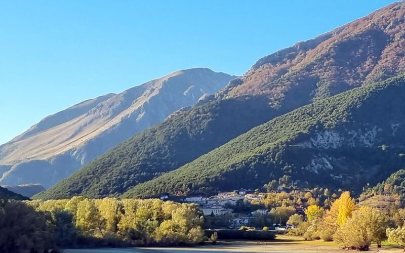 Circondati dal verde degli Appennini e dal blu del lago di Barrea: Le Masserie