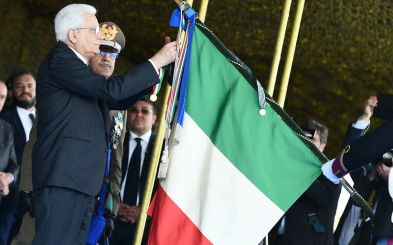 POLITICA – Il Tricolore compie 227 anni, Mattarella: “Simbolo della patria e dei nostri diritti”