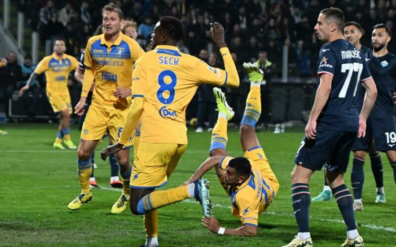 SPORT/CALCIO – Serie A: Non basta un gran cuore dei “Leoni”, allo Stirpe Frosinone – Lazio 2-3. Il tabellino