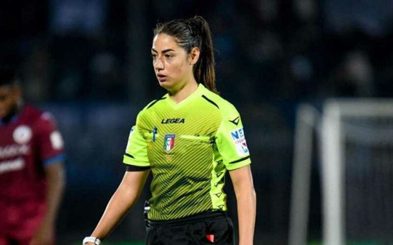 SPORT/CALCIO – La finta rivoluzione della “terna rosa”: il piccolo passo delle donne-arbitro nella Serie A maschilista